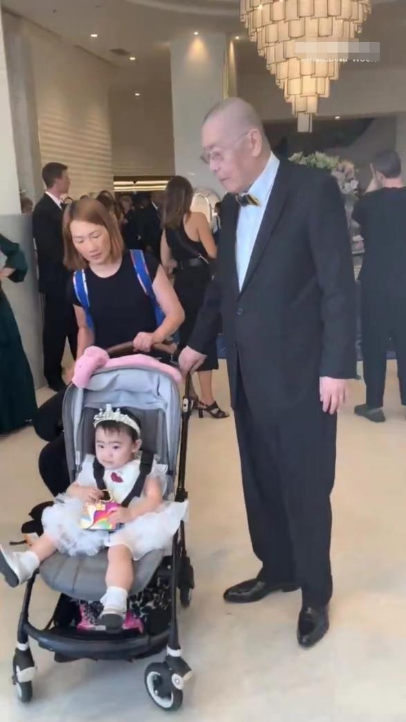 国宝级钢琴家刘诗昆现任老婆,钢琴家刘诗昆最近婚姻状况