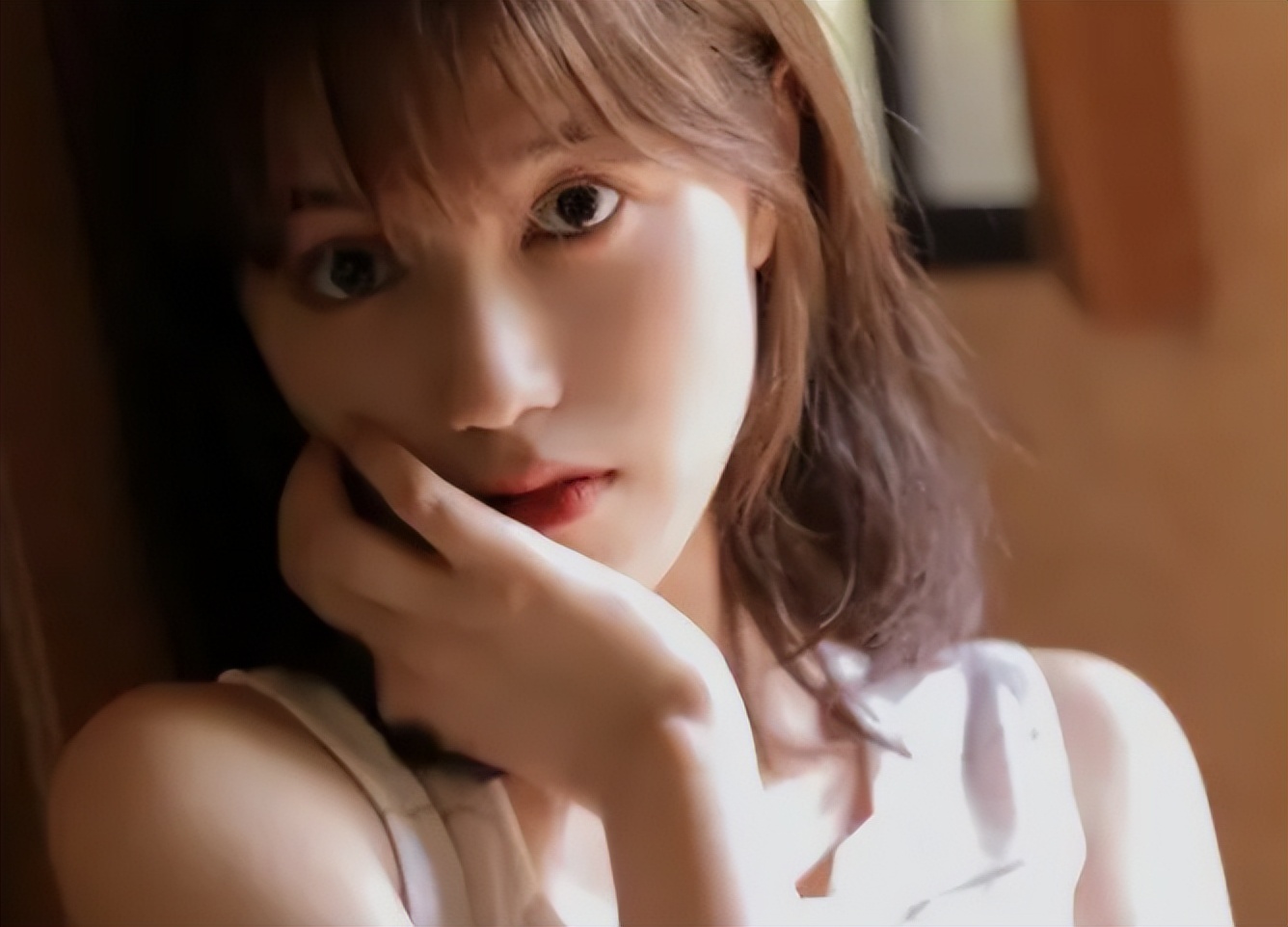 女性有白色泡沫排出来是怎么回事,女性尿液有白色泡沫是怎么回事