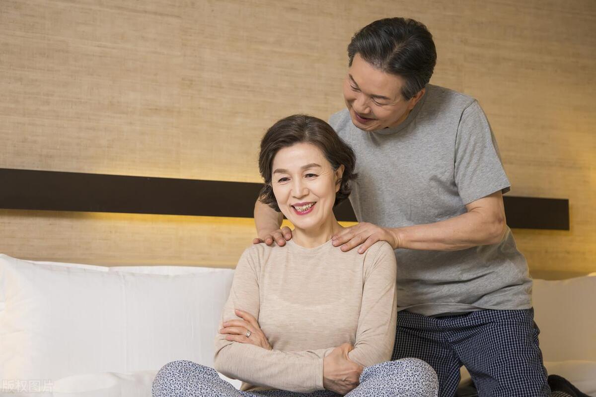 人体润滑剂，对女性伤害大还是对男性？能长期用吗？听医生怎么说