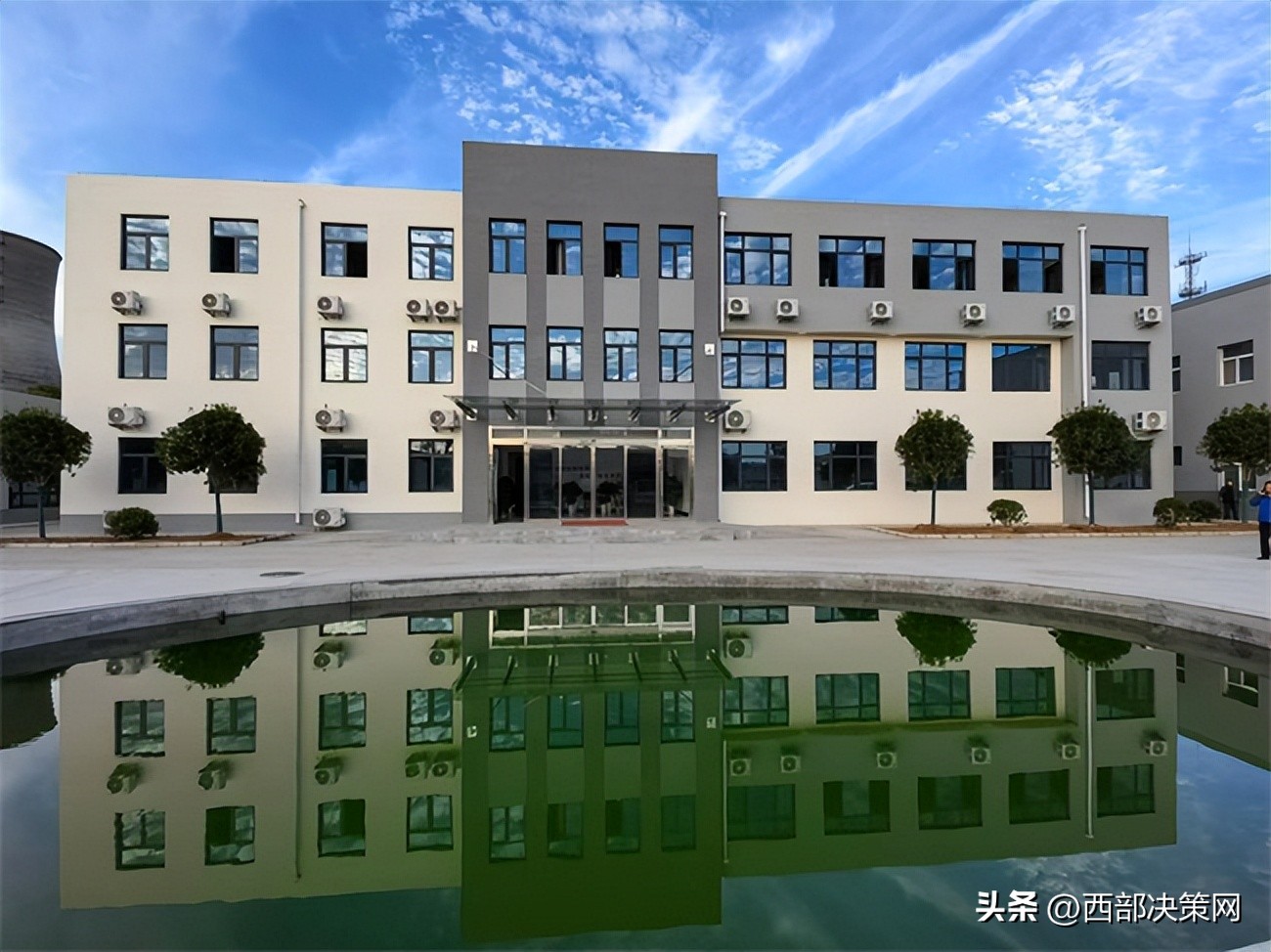 奋楫笃行启新局下一句,昂首阔步启新程奋楫笃行开新篇