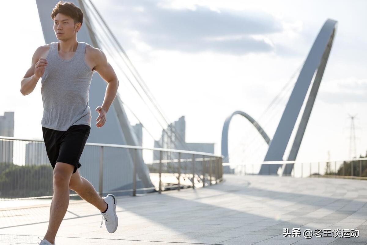 健身房跑步与室外跑步,在健身房怎样练习跑步的基础训练