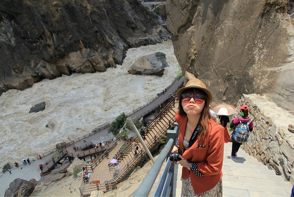 海口去昆明旅游攻略路线推荐一下,从海口到昆明旅游攻略路线怎么走