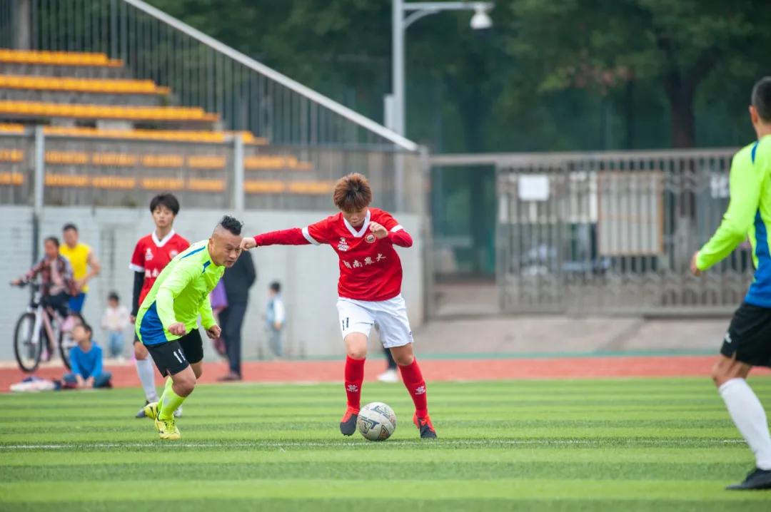 足球女孩,足球女孩实现梦想