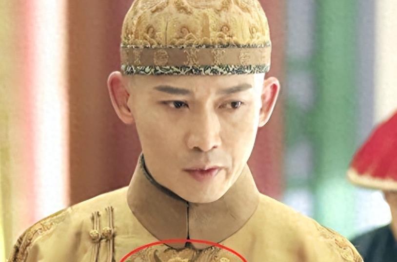 *绑捆**露大胸、台词乱来，这些“*辱侮**观众”的剧情，真把观众当傻子