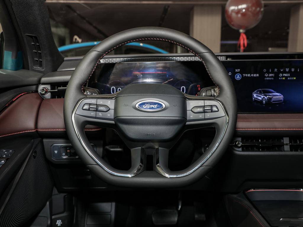 全新雅阁对比新一代蒙迪欧,1.5蒙迪欧和1.5雅阁谁的动力快一些