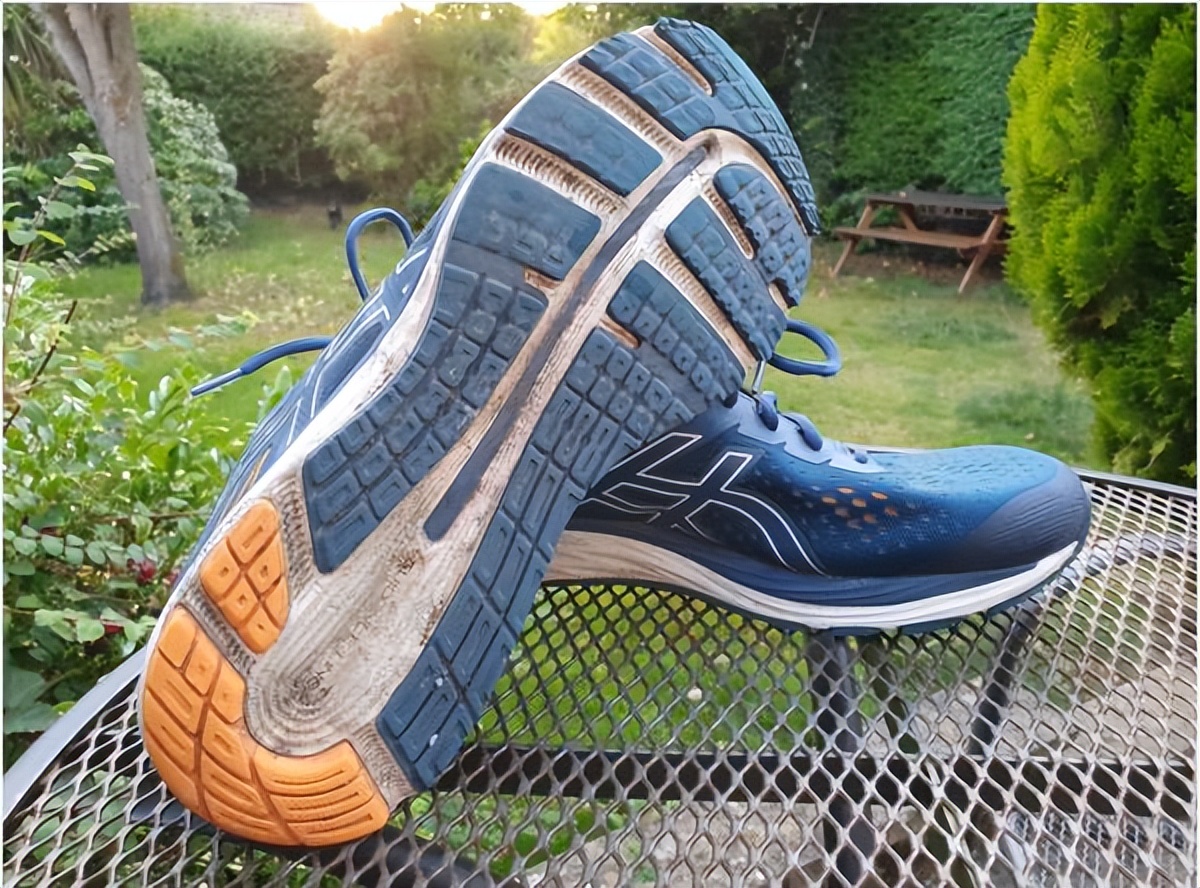 耐克airzoomalphaflynext%2,耐克airzoomvomero16怎么样