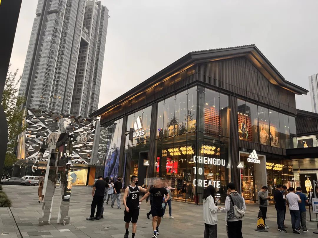 成都太古里为何如此成功,后疫情时代企业医院发展现状