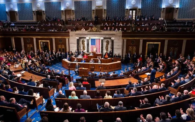 菲律宾4艘船又闯仁爱礁现场直播,菲律宾舰船从仁爱礁上撤走了吗