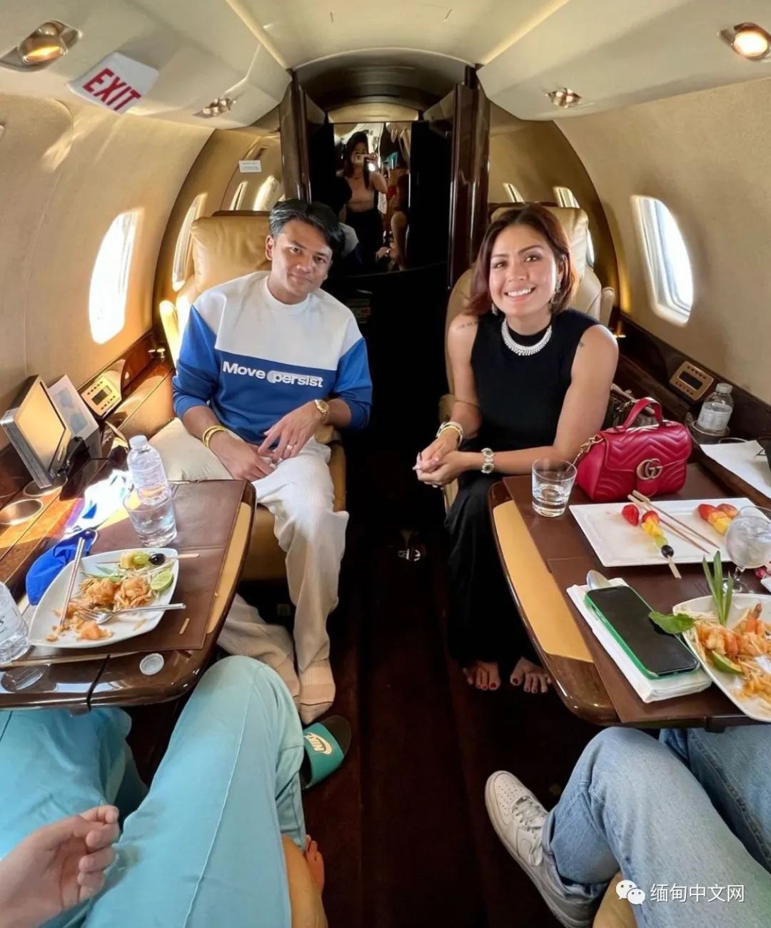 缅甸豪宅女生,缅甸美女豪宅