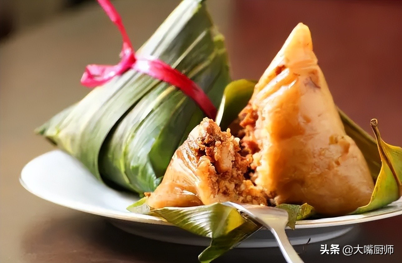 煮粽子用冷水还是用热水味道更美,煮粽子是用热水煮还是用凉水煮