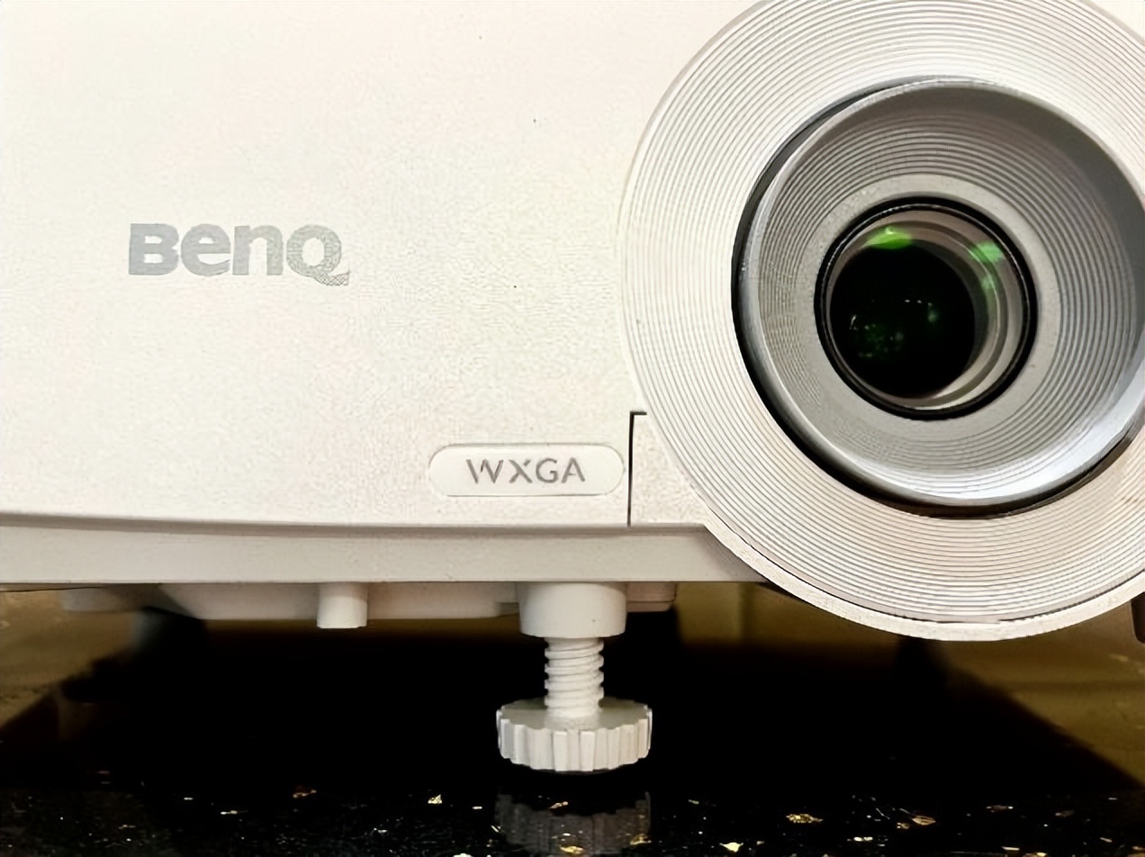 在家学习上课用投影仪,自己在家开培训班买哪款投影仪好