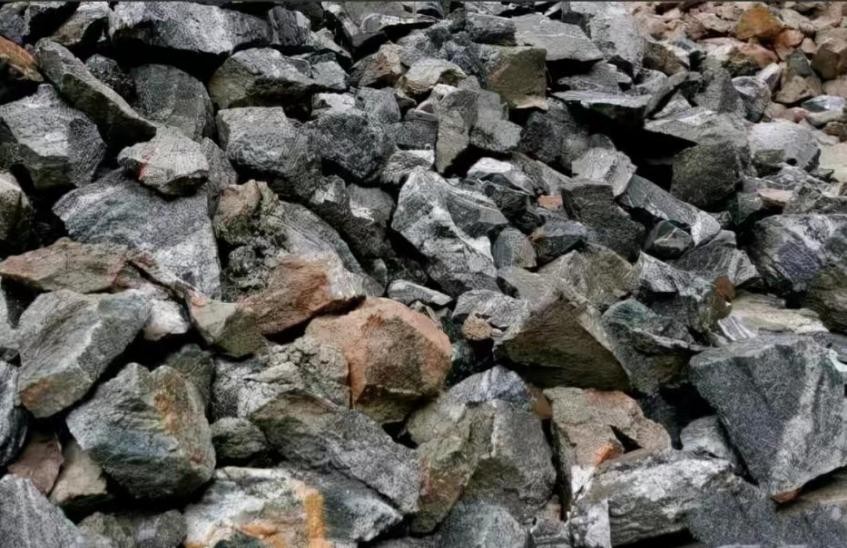 1988年男子借给朋友五万元,男子四年前借出70万破产后失联