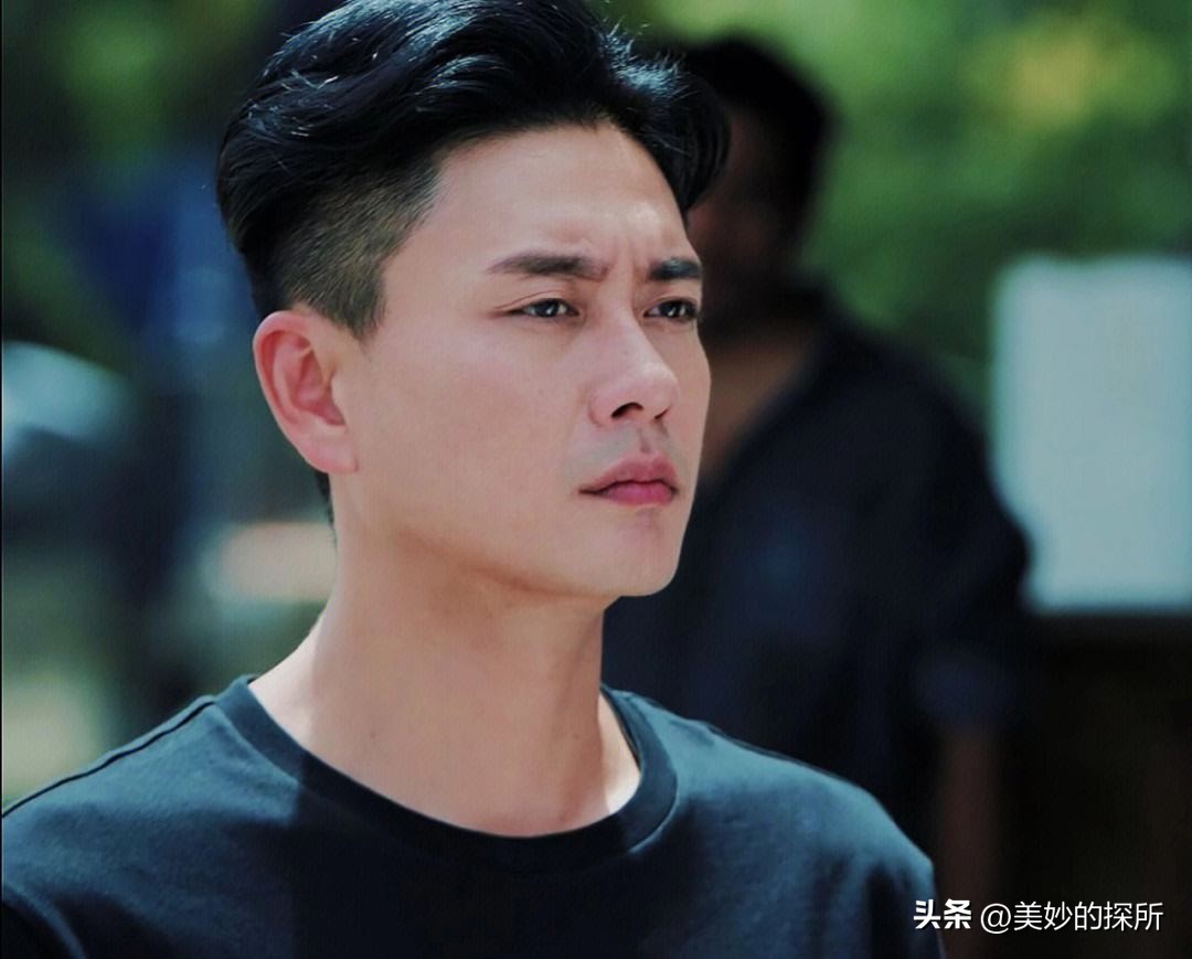 黄宗泽钟汉良同台,钟汉良和黄宗泽谁大