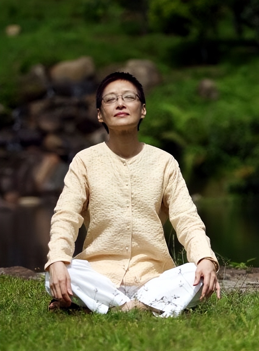 胡因梦为什么剪短发,胡因梦多少岁剪短发