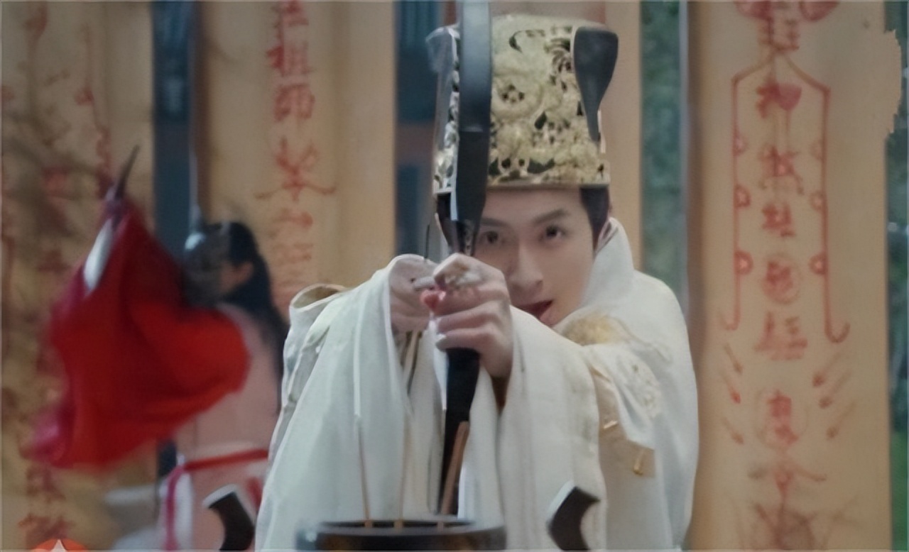 鍗楁湞鐨囧笣涓虹殗鏉冩潃姝绘渶濂界殑鏈嬪弸,鍗楁湞濞惰嚜宸卞濮戠殑鐨囧笣