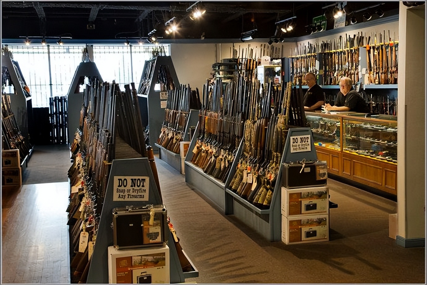 校园浴血——2007年弗吉尼亚理工大学枪击案枪械简析