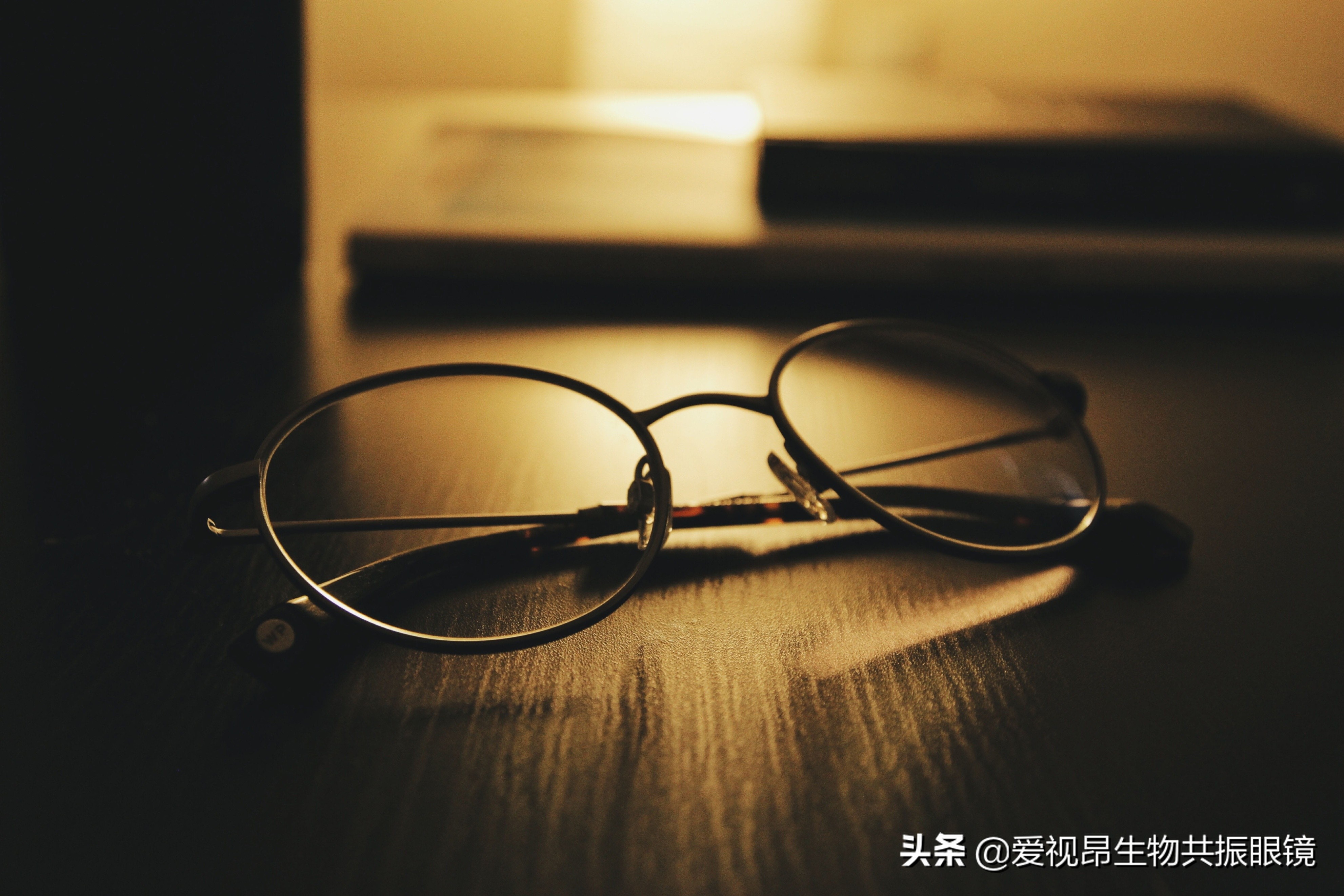 选择一款适合你的镜架,选什么镜架好看又实用