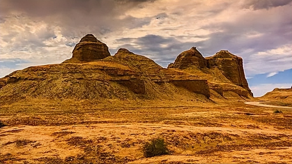 准噶尔盆地石英滩隆起的正反演结构，和遗传机制间的联系