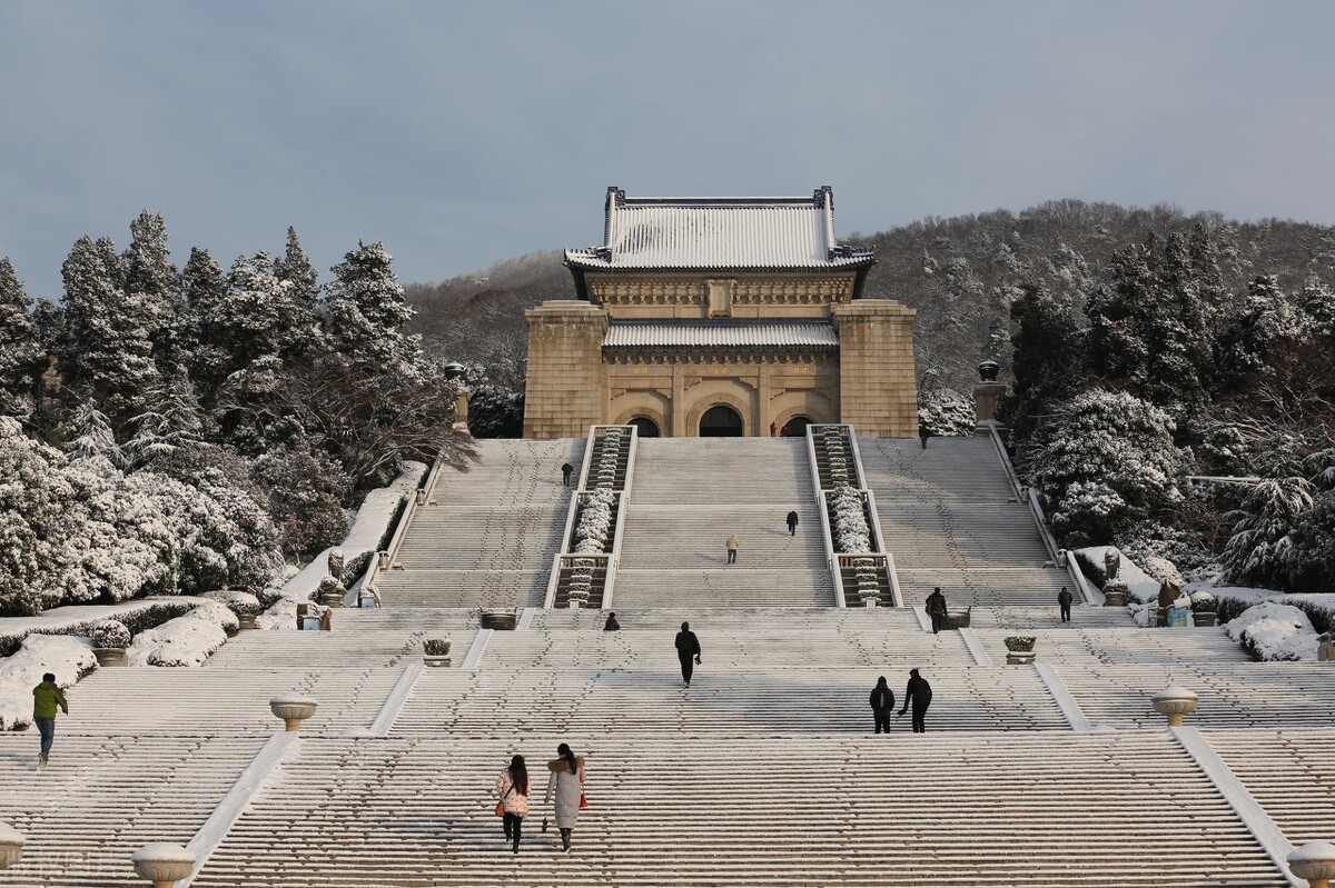 南京是中国特大城市还是超大城市,中央确定无锡为长三角中心城市