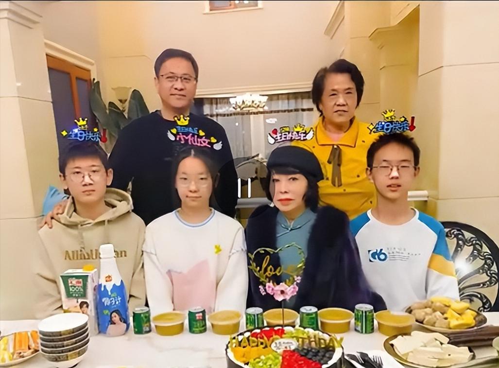 20岁小伙爱上39多岁女老板后续,19小伙子爱上大18岁女老板