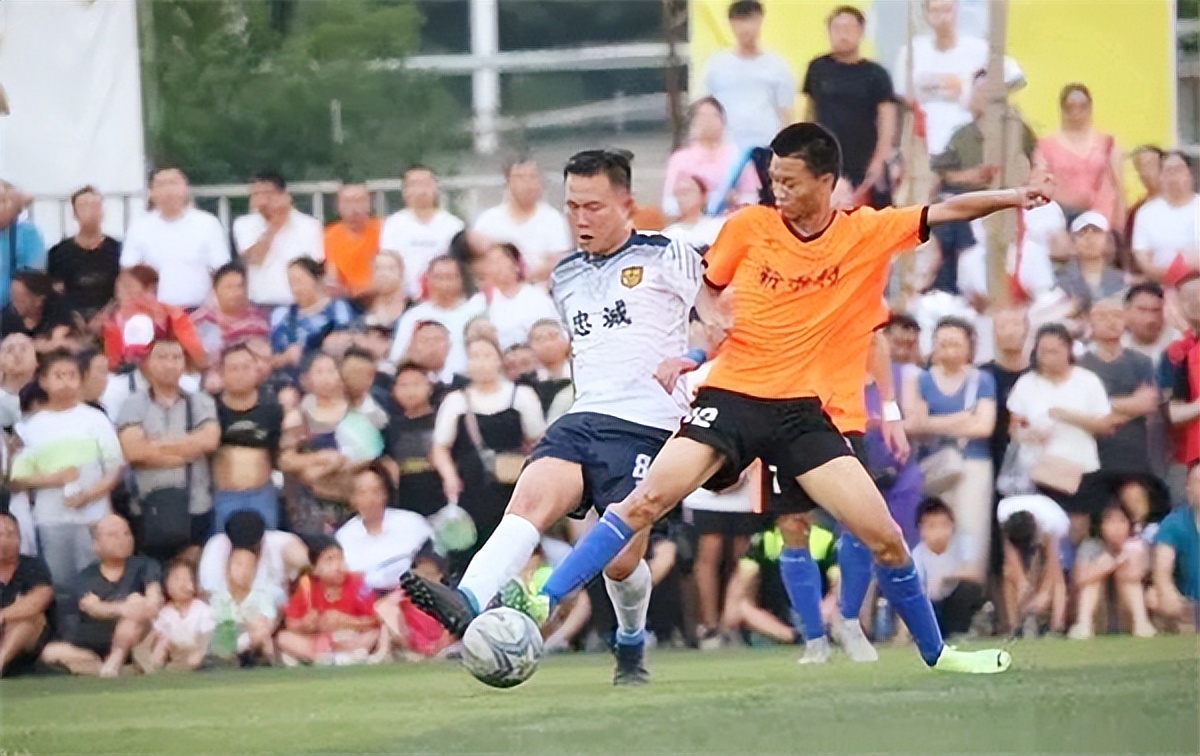 贵州村超联赛双方打架,直击贵州“村超”足球之夜