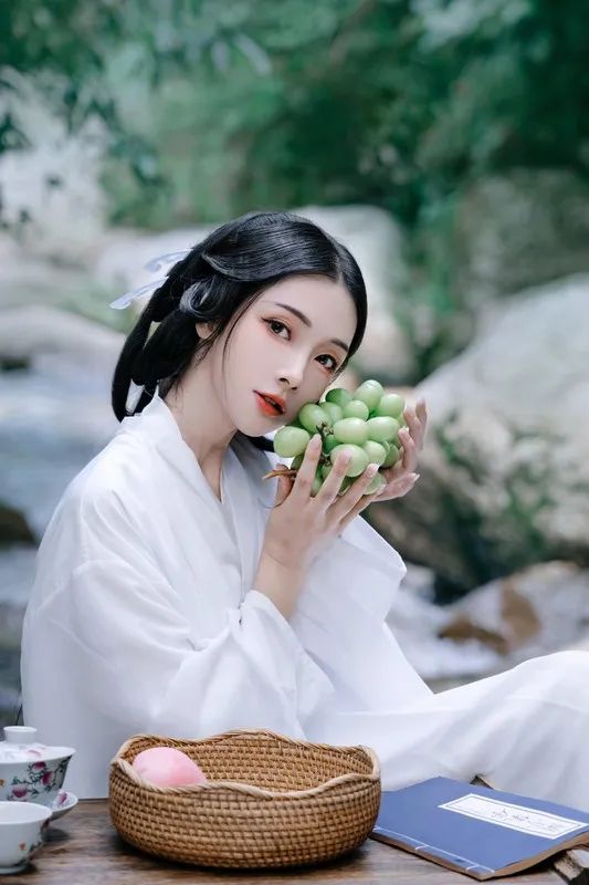 王淑娴诗词|我有相思无处售，情人一别天涯久