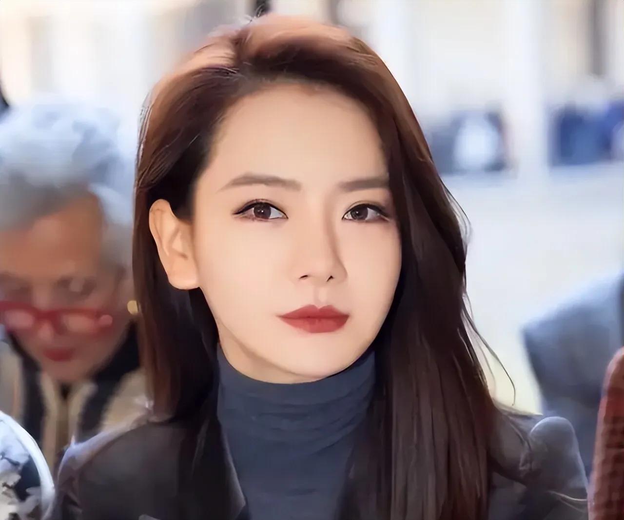 戚薇涂眼霜正确方法,戚薇涂眼霜的正确方法