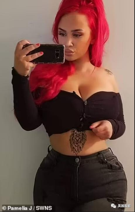 澳洲网红患上“巨乳症”,一年胸围暴涨6个*杯罩**!被压到喘不过气