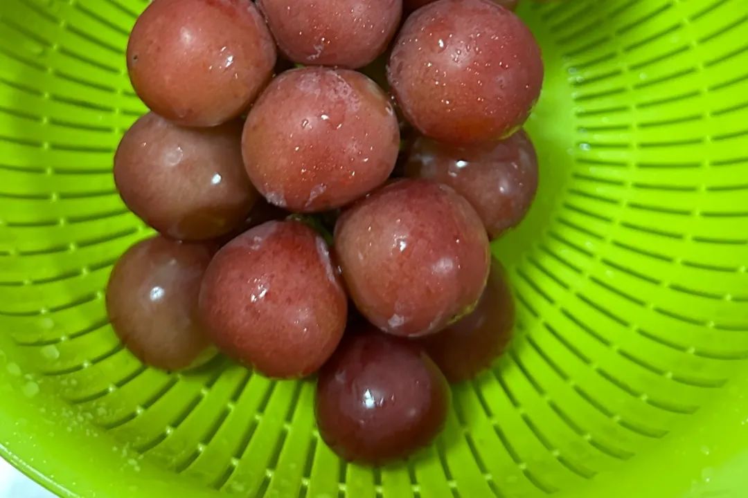 水果店老板不让挑水果,果农不会告诉你的挑水果技巧