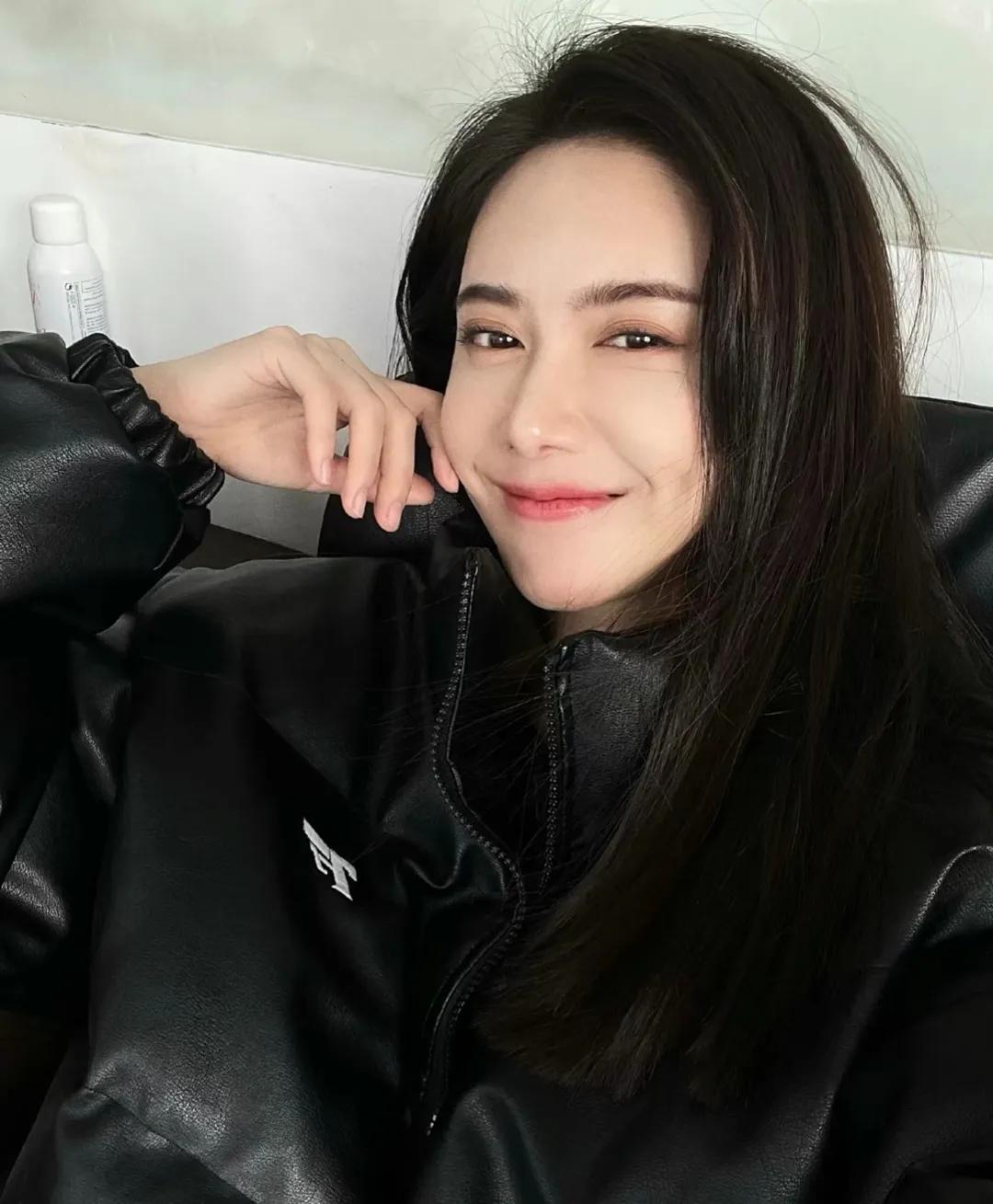 nba主持人美娜生活照,天津主持人美娜个人资料