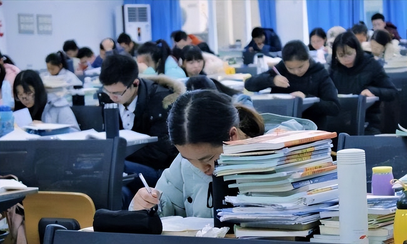 理科文科分数差距很大,文科和理科毕业有什么区别