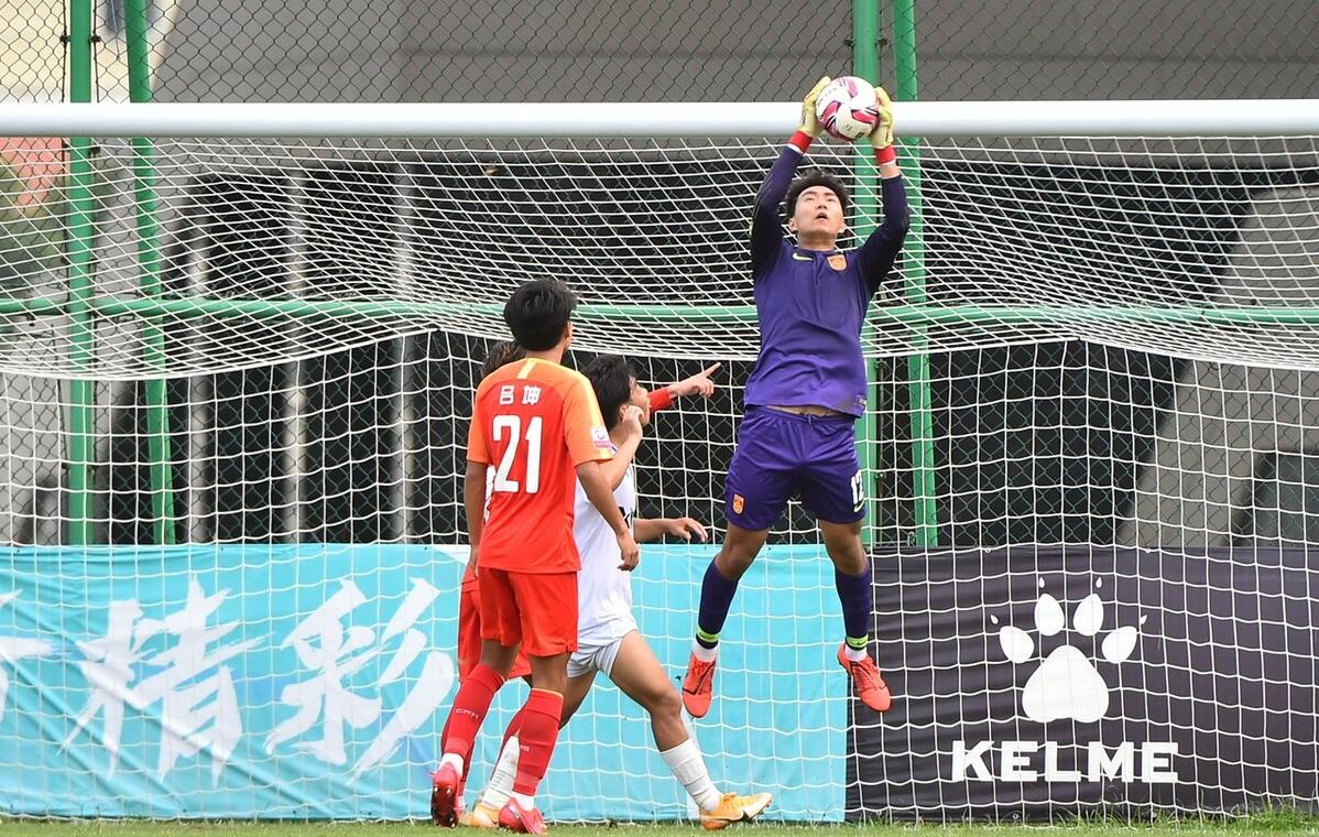 泰山门将失误,泰山亚冠守门员失误