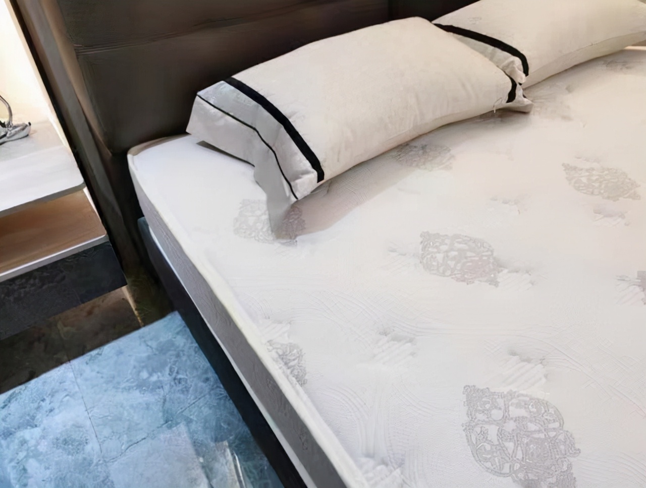 泰国苏老伯乳胶床垫怎么样,乳胶床垫选原装进口还是国内生产