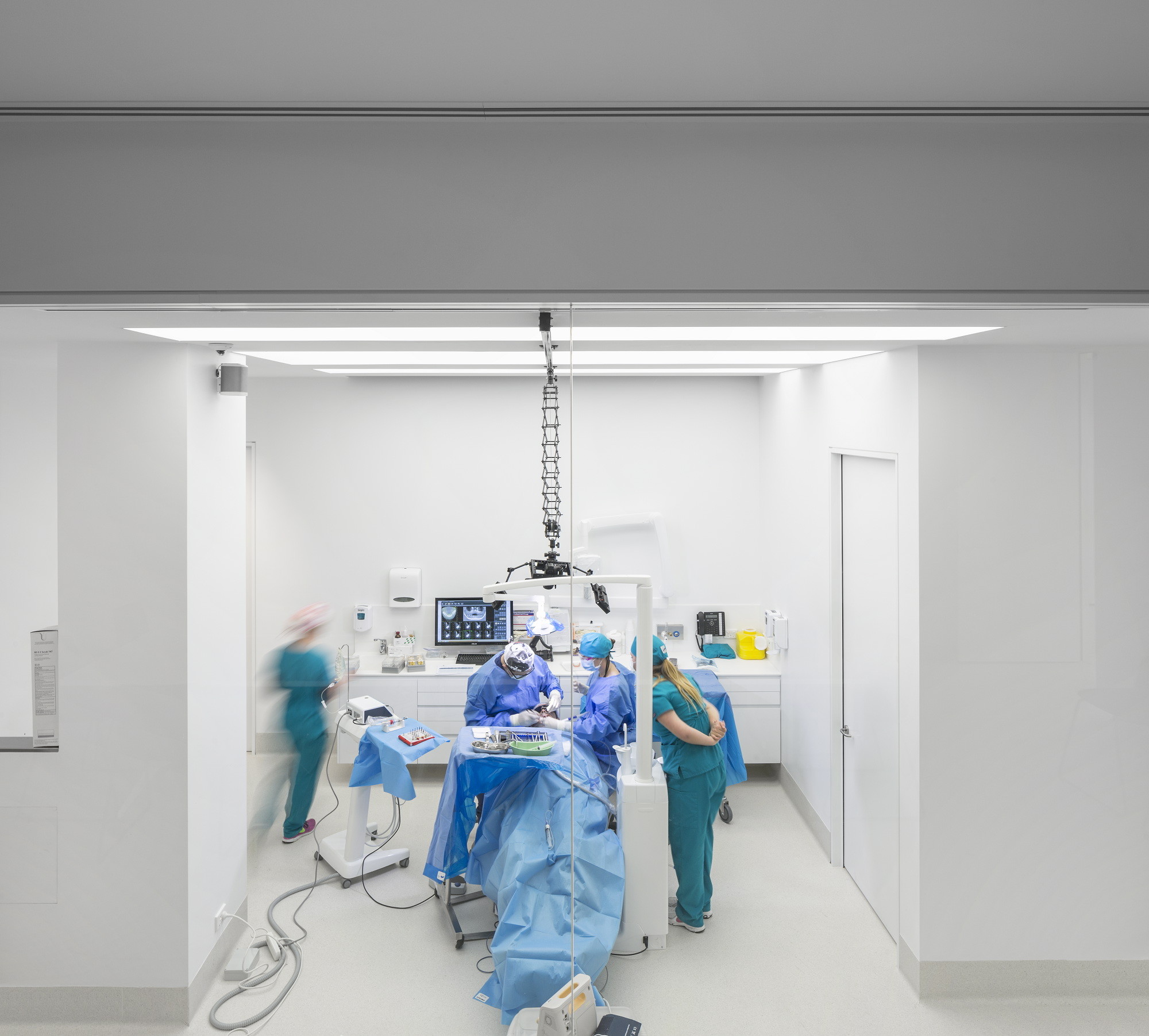 口腔诊所设置三台牙椅有什么要求,口腔诊所四台牙椅需要多大面积