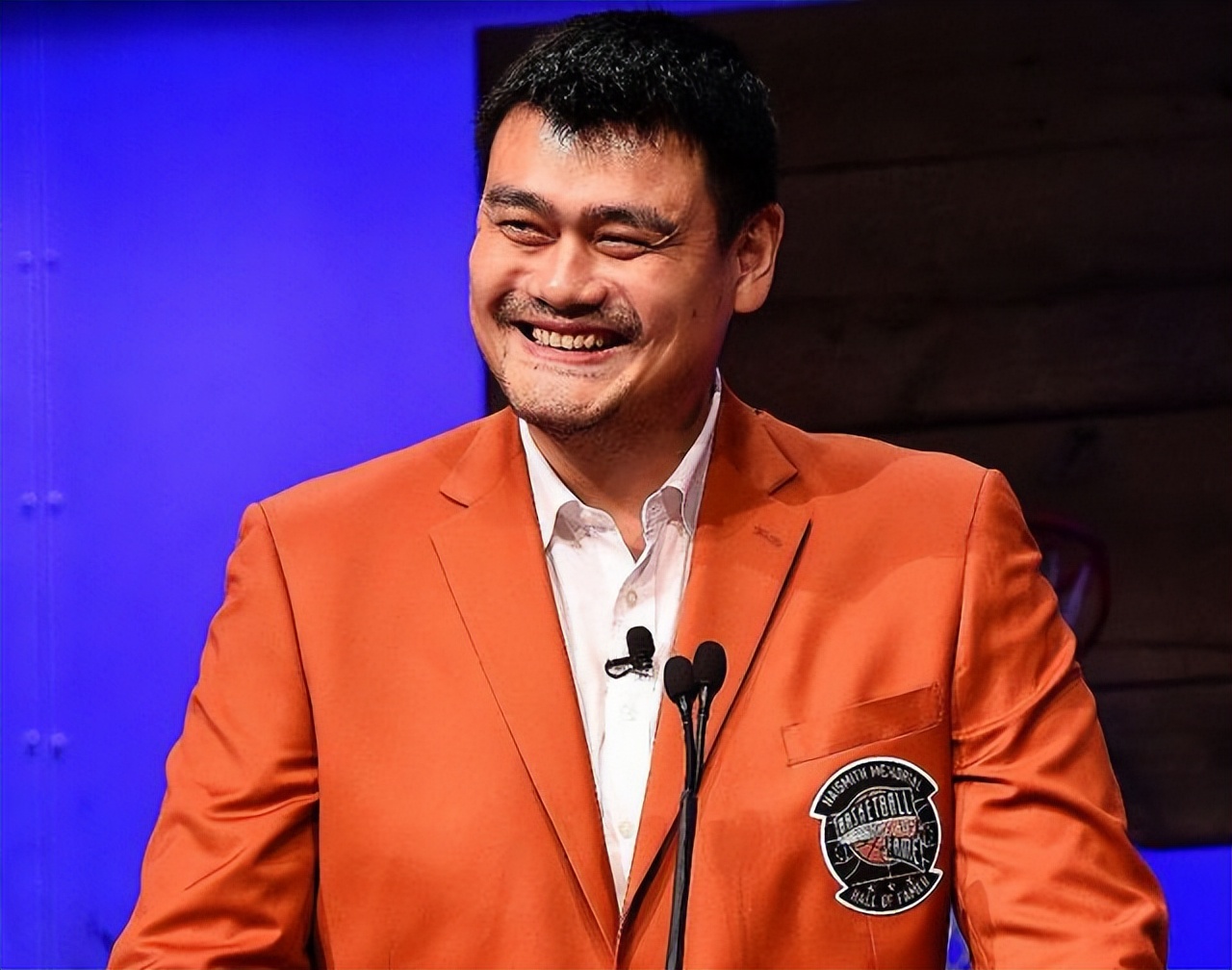 盘点cba历史十大中锋,cba总决赛姚明51分21篮板