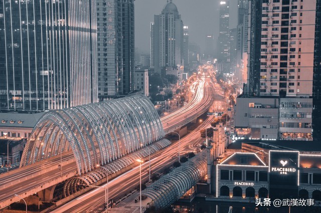 楚河汉街和粮道街哪个更值得去,楚河汉街值得打卡吗