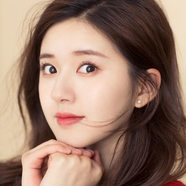 怎么化妆做到换头的效果,化妆如换头如何打造精致演员脸