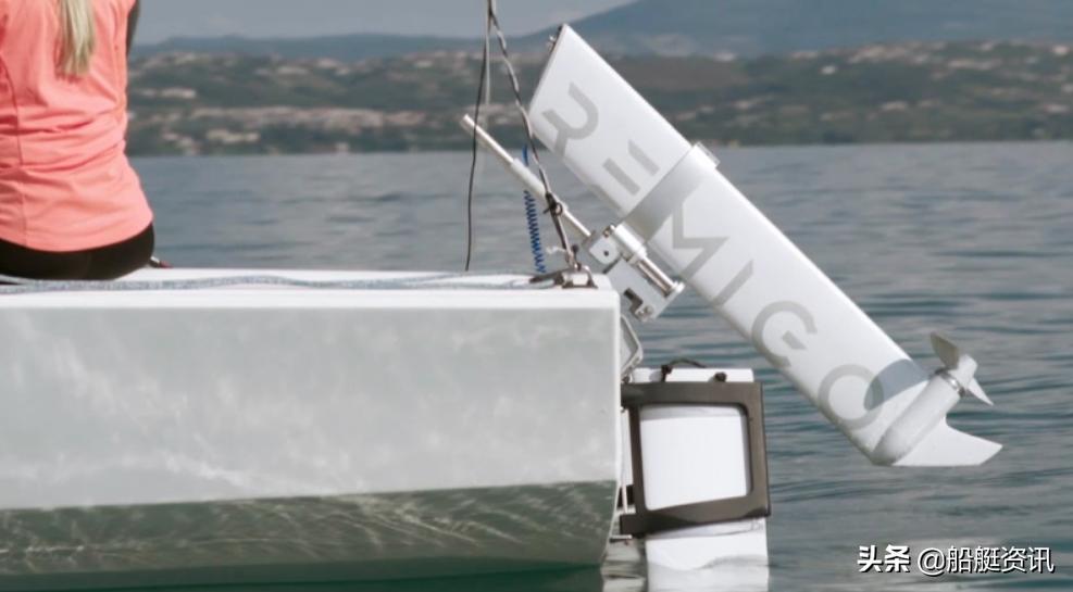 像不像方向舵？时尚简约的RemigoOne一体式电动舷外机