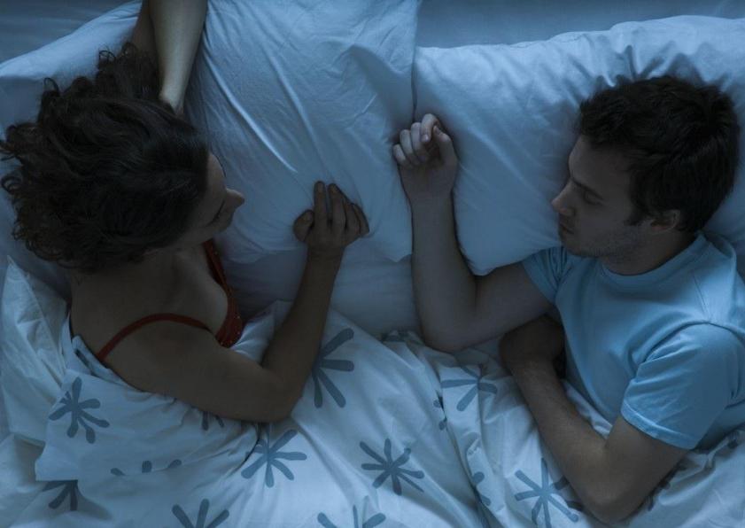 夫妻房事时，坚持多长时间算正常?多久一次对身体好?了解一下