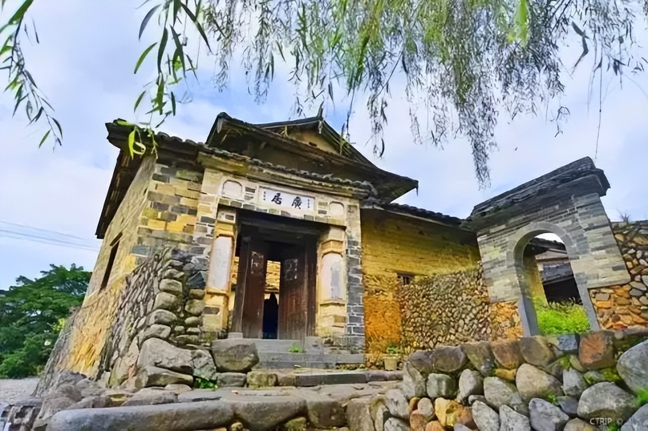 广州出发-梅州+福建3天游，打卡云水谣古镇+永定土楼+松口古镇