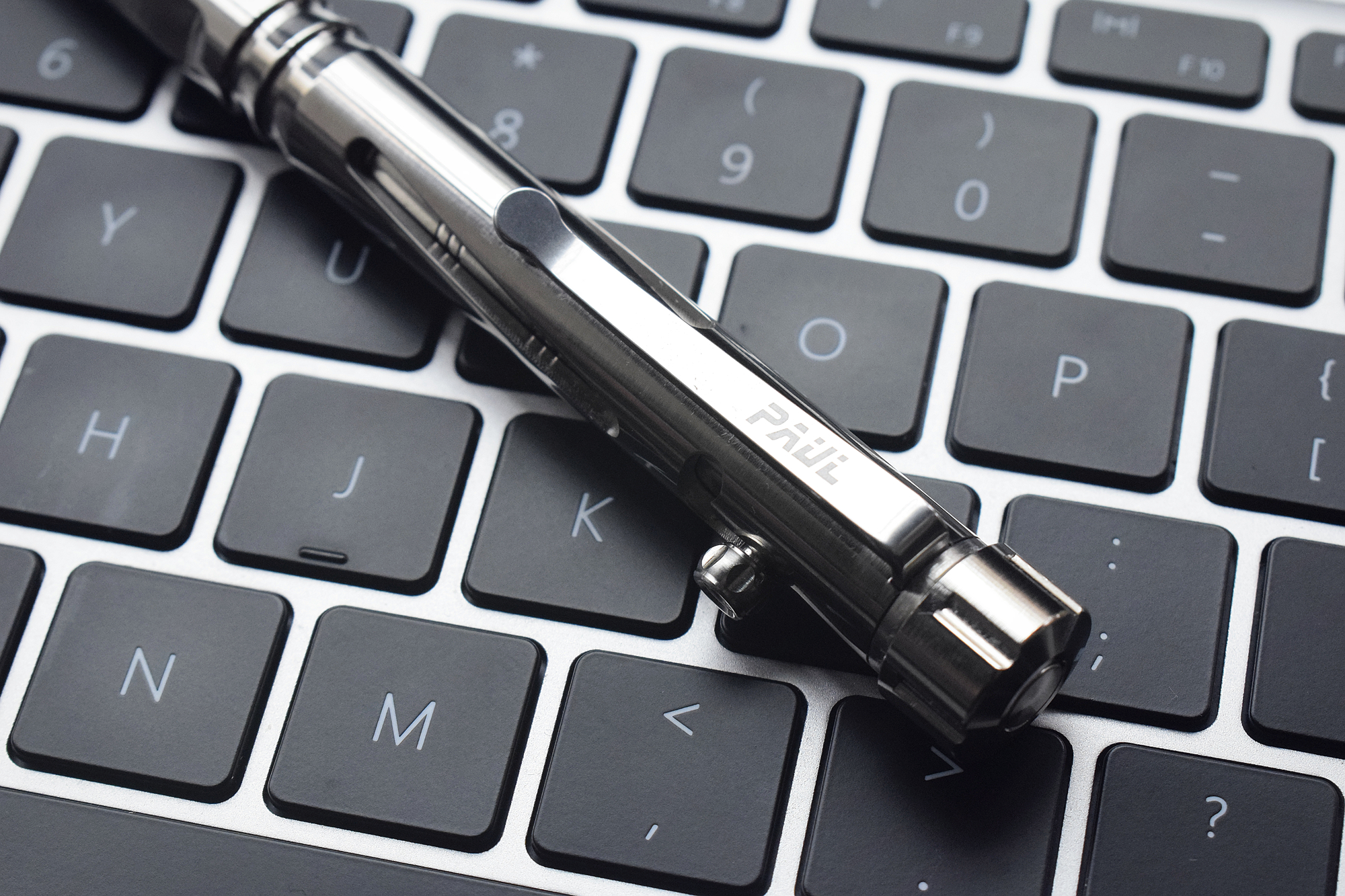 一笔多能，危急时刻展身手！弘安保罗“钛锐”战术笔体验