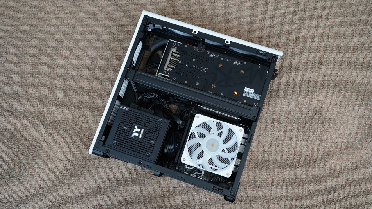 我骗媳妇说这是大号路由器，偷偷打造了一台高颜值ITX主机