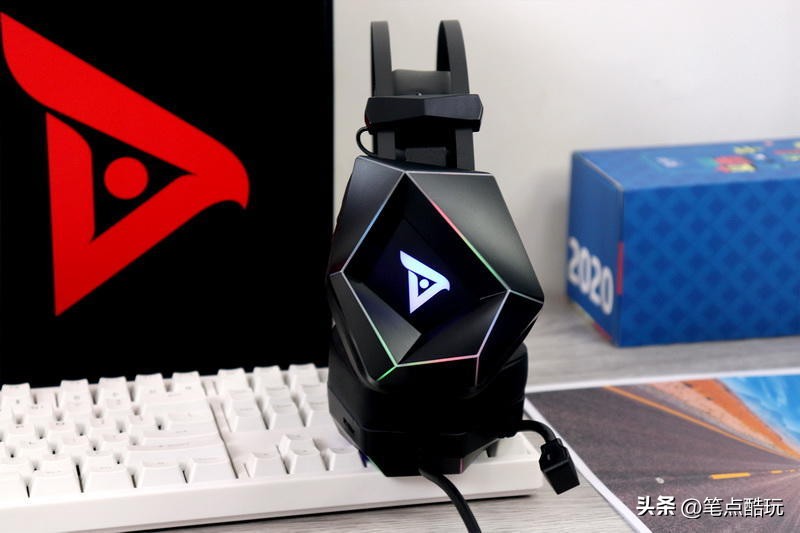 什么游戏头戴式耳机最有性价比,2022打游戏性价比高的手机