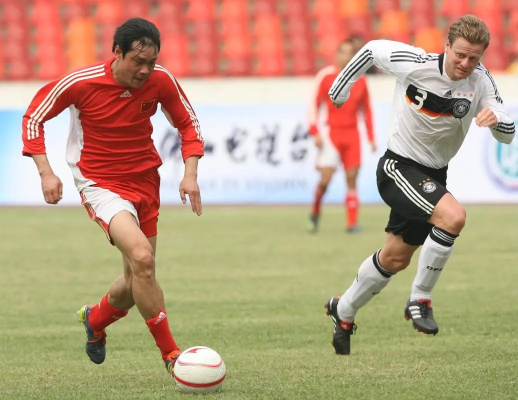 范志毅与娇妻幸福生活,范志毅三婚娇妻