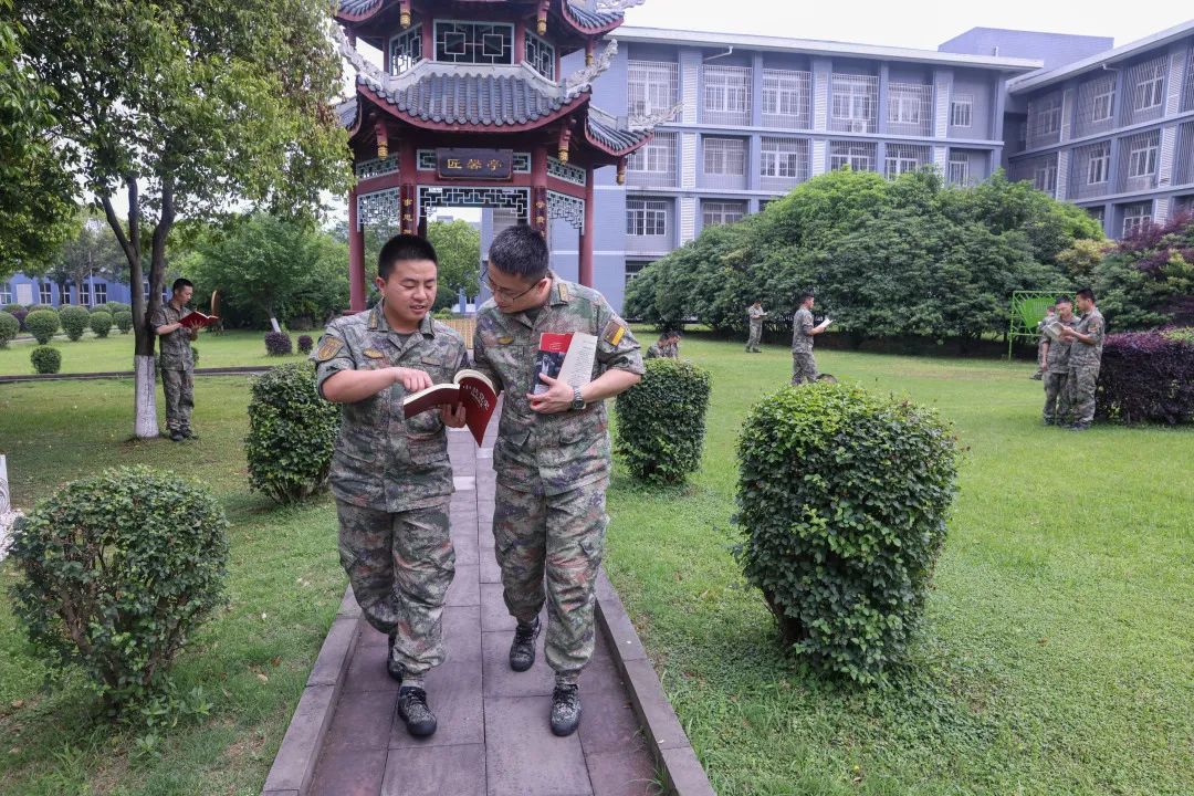 军营帅气视频,军营精彩瞬间照片