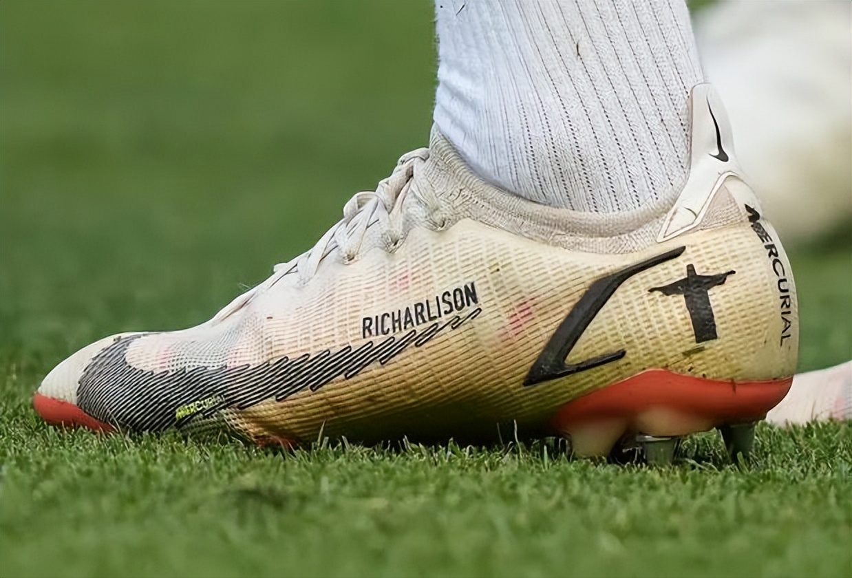 世界杯运动品牌价值榜：耐克8强独占6席阿迪彪马剩“独苗”