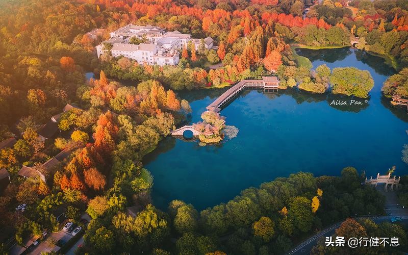 西湖荷花诗句古诗大全,荷花美景的诗句大全