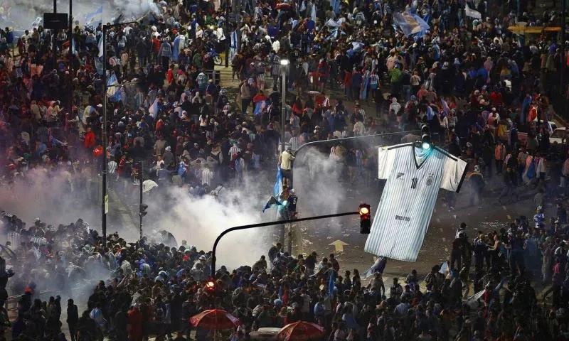 梅西仅靠国王杯冠军拿到金球,梅西只拿过一次世界杯冠军吗