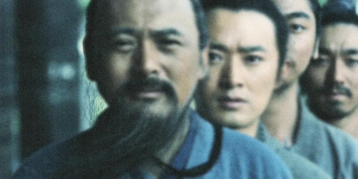 15岁少年将母亲棺椁停路边跪求与父合葬宗族：野X少年顿悟天下惊