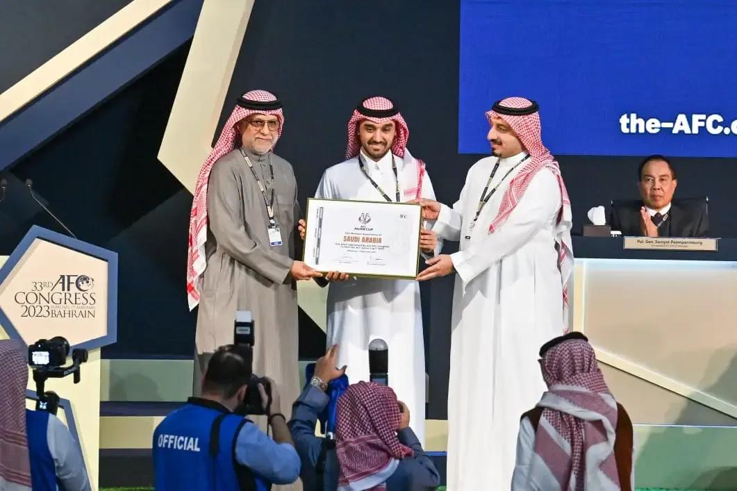 亚足联代表大会剥掉中国足球最后一条*裤底**